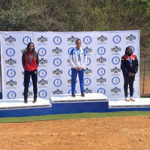 Alunos da EPM-CELP em destaque no Campeonato Africano de Natação